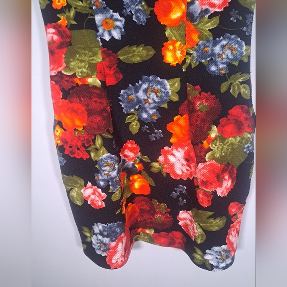 Fall Coloured Floral Midi Dress Size Medium with Pockets - Picture 4 of 5